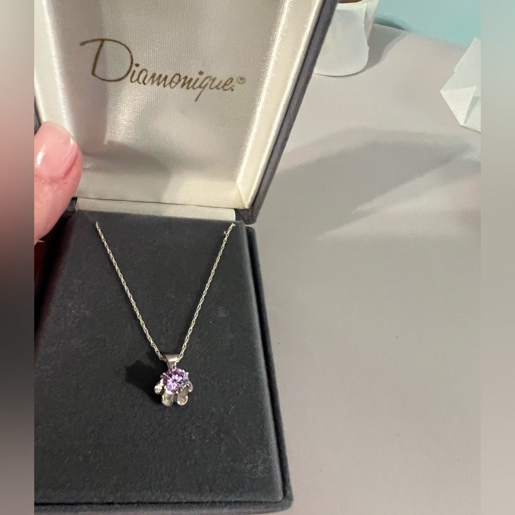 Light Purple Diamonique Necklace On 18 Sterling Silver Chain 22$